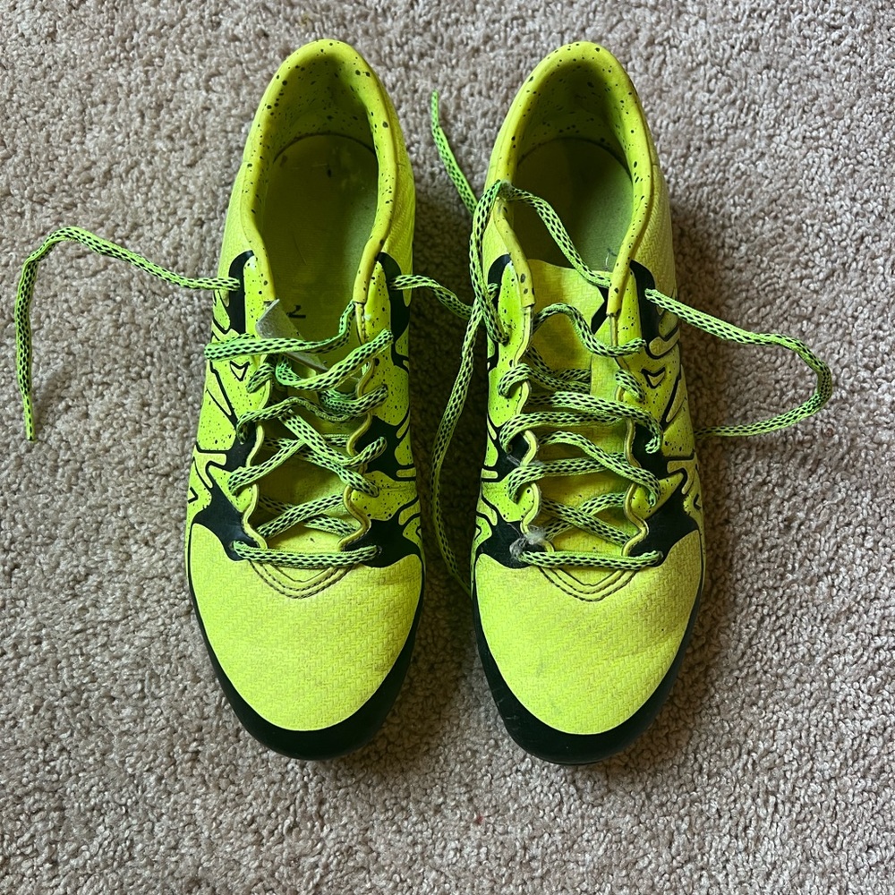 Adidas kids soccer cleats. Size 7.